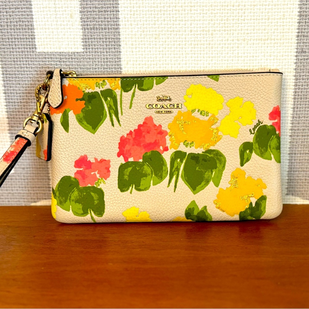 Coach Small wristlet - Happiness Blooms - NWT